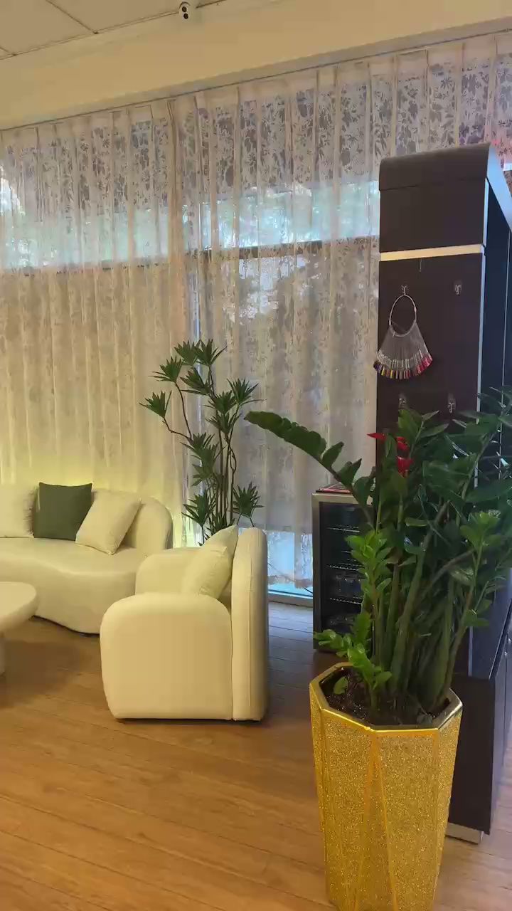 Salon seating area at Ithaca E Nail Spa